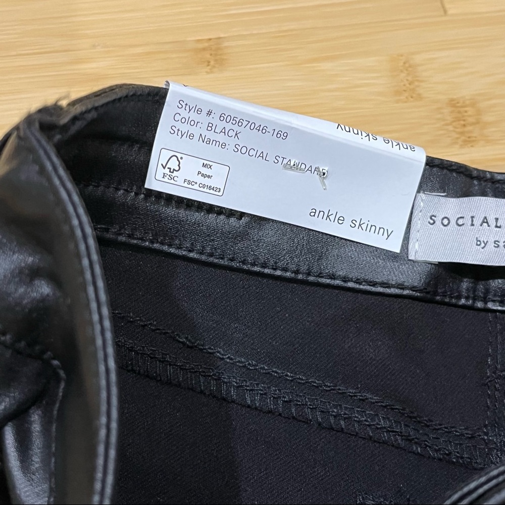 NWT Faux Leather Look Social Standard Skinny Ankle Jeans, Sz 6 or Sz 4 - Picture 8 of 16